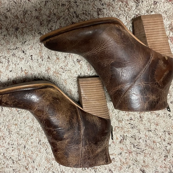 DibaTru booties, size 7. Excellent condition. - Picture 3 of 5